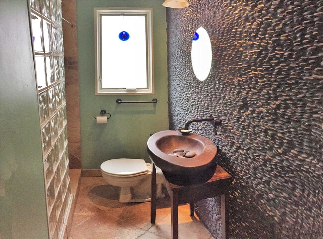 Building Photo - 167 U St