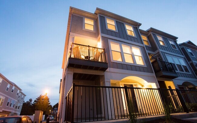 Building Photo - 1285 W Winchester St