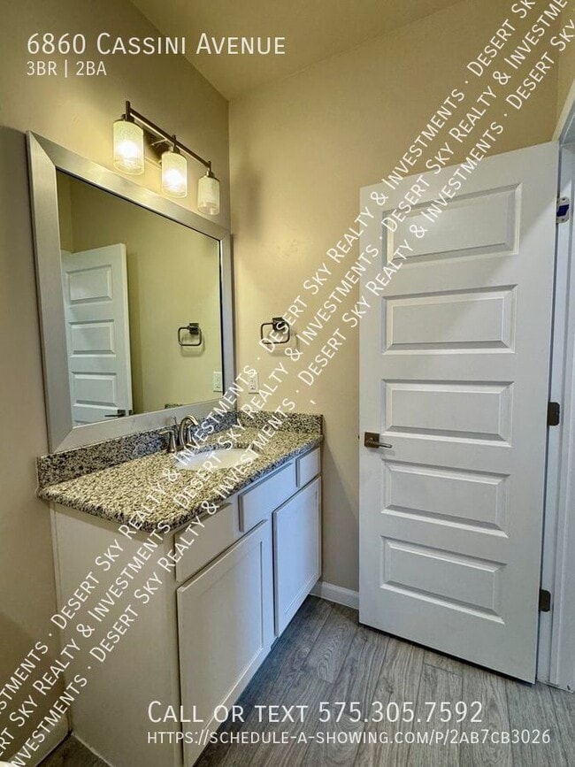 Building Photo - 6860 Cassini Ave