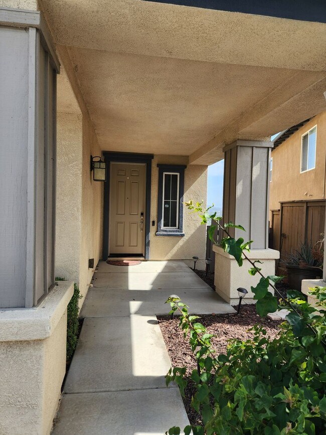 Building Photo - Top of the hill, Large La Mesa Home with a cool Westward View!