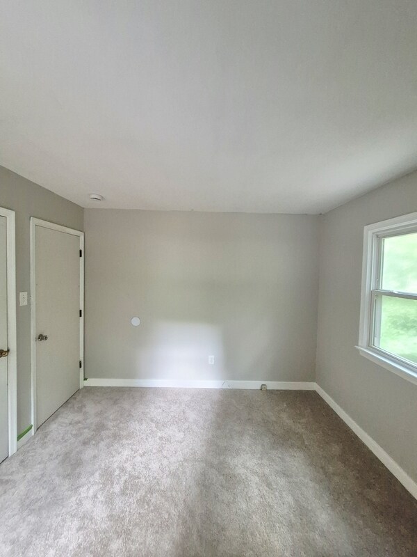 Building Photo - 3041 Clintwood Rd