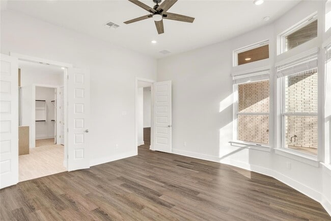 Building Photo - 2216 Bellisa Vis Dr