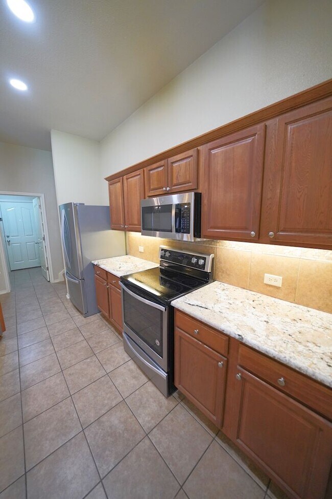 Building Photo - Move-In Ready Property Now Available in Selma, TX! - Realtor Commission: $600