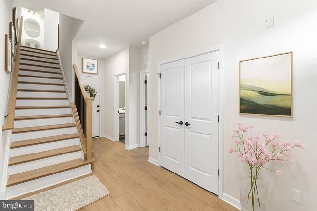 Building Photo - 4 Barton Ave