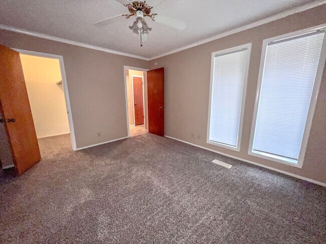 Building Photo - 5629 S Harvard Ct