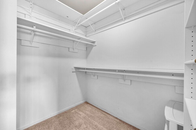 Building Photo - 6352 Aspen Ridge Blvd