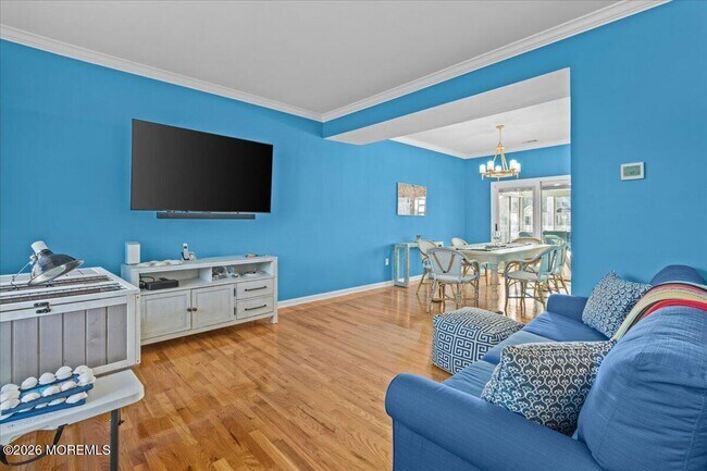 Building Photo - 297 Bayview Ave