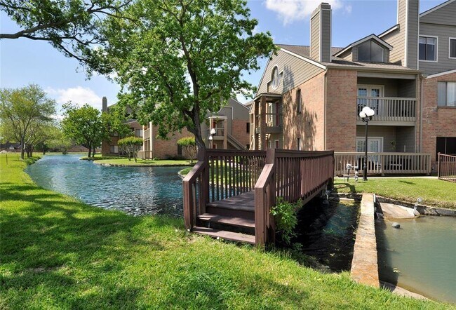 Building Photo - 2023 Gentryside Dr