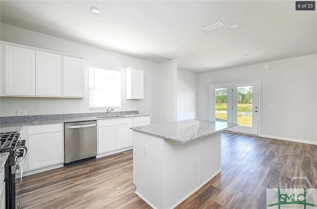 Building Photo - 186 Crosstown Ave