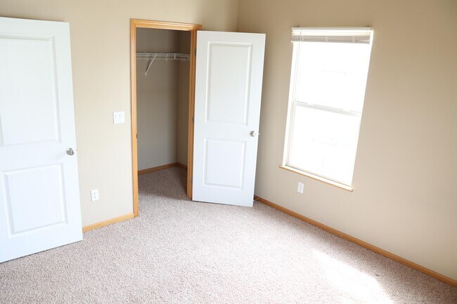 Building Photo - 3161 SW Arlan Ln