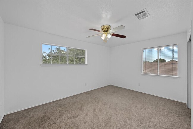 Building Photo - 4433 Chickasaw Ct