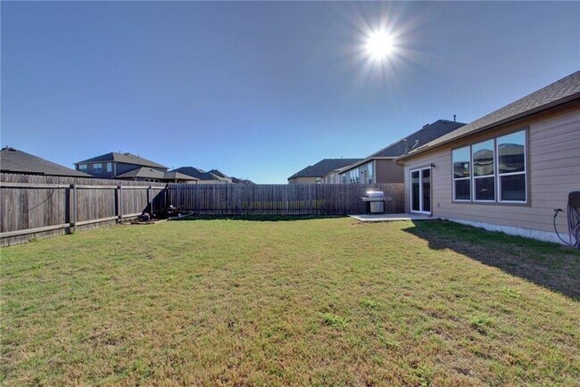 Building Photo - 5820 Sardinia Dr