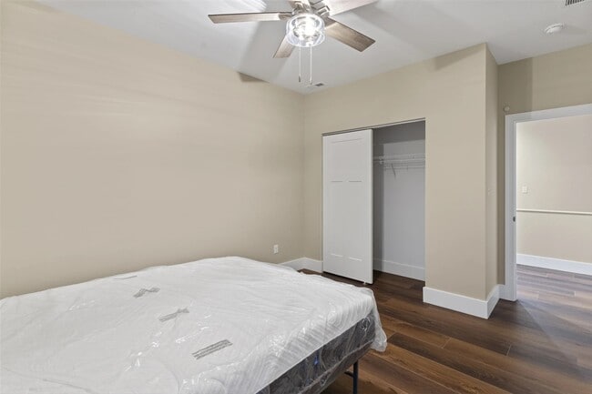 Building Photo - 5424 Delmar Blvd