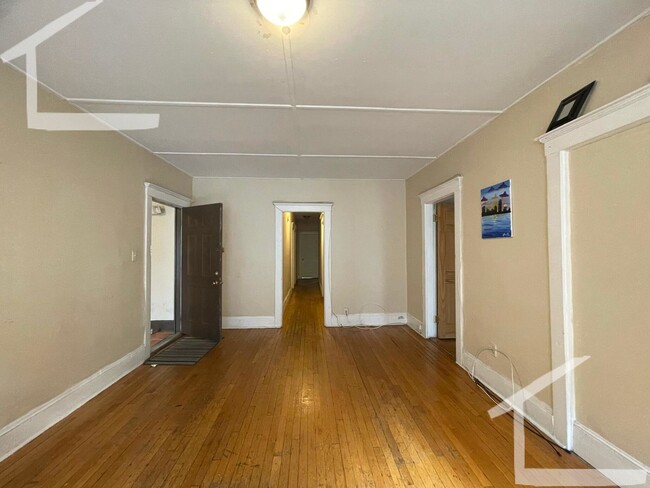 Building Photo - Spacious four bed two bathroom in Allston