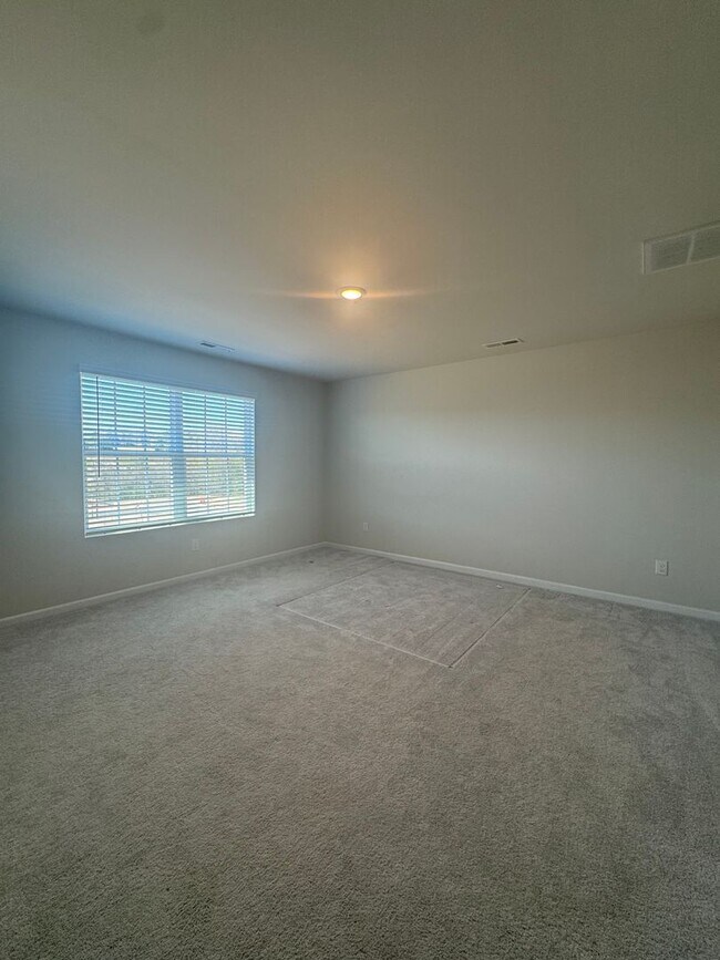 Building Photo - Statesville Rental: New 3BR Home w/ Pool Access & High-Speed Internet