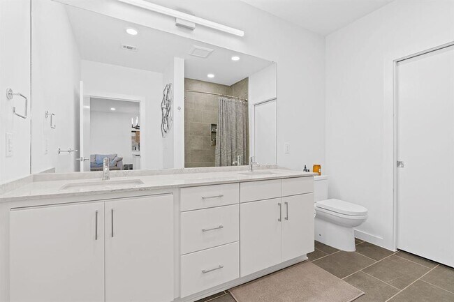 Building Photo - 900 S 1st St