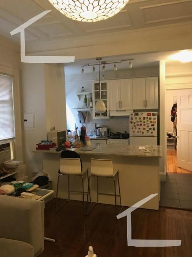 Building Photo - 1 bed, 1 bathroom Fenway apartment available for 9/1! Heat and Hot Water Incl
