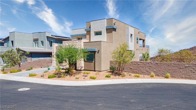 Building Photo - 318 Shaded Canyon Dr
