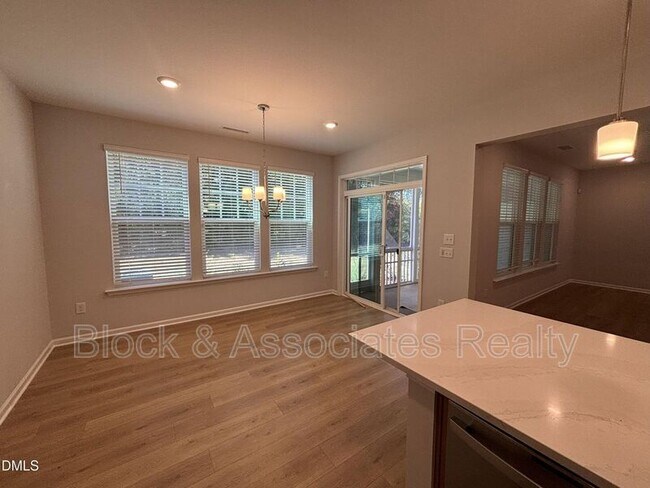 Building Photo - 2105 Goudy Dr