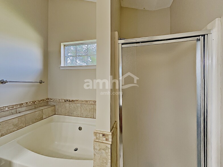 Building Photo - 1200 Nighthawk Ct