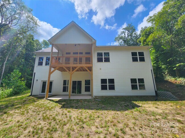Building Photo - 869 Kathryn Dr SE
