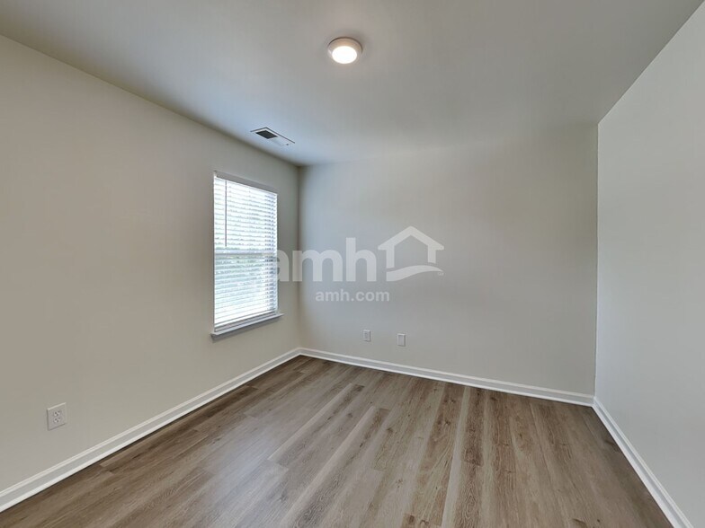 Building Photo - 231 Bandelier Cir