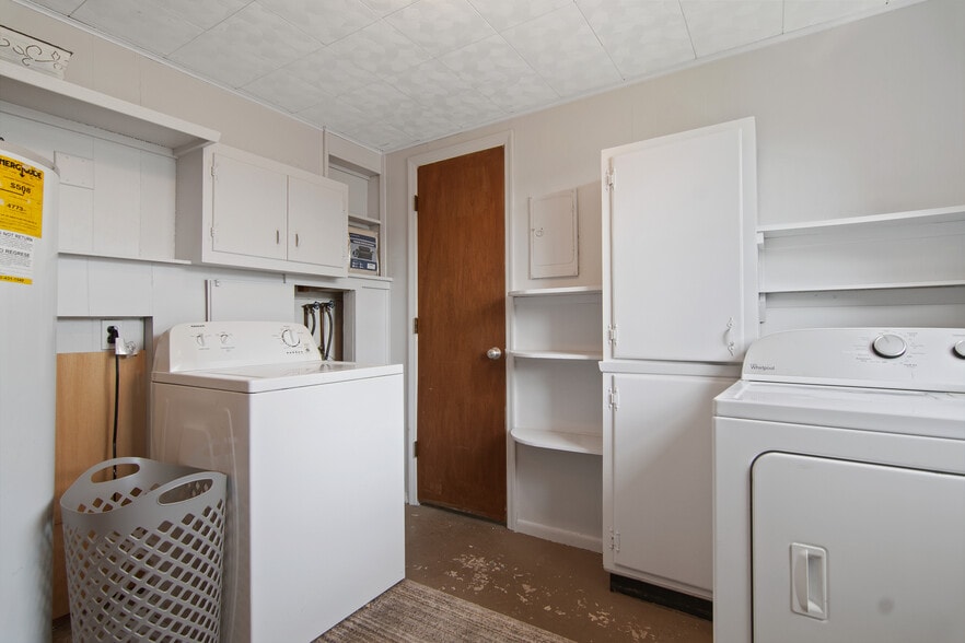 Building Photo - 1441 5th Ct