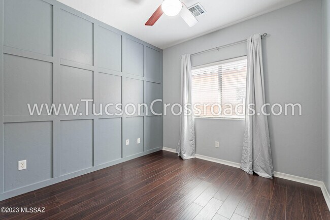 Building Photo - 1254 W Versilia Dr