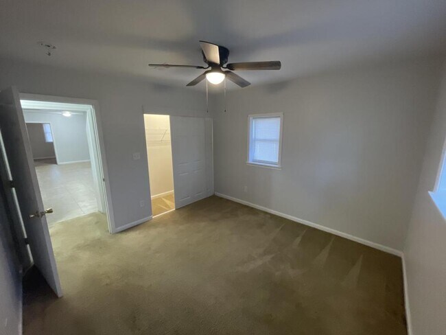 Building Photo - 7443 Rennert Rd