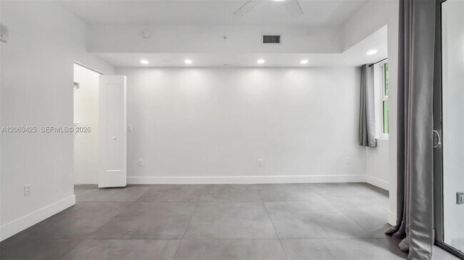 Building Photo - 1536 NW 15th Ave