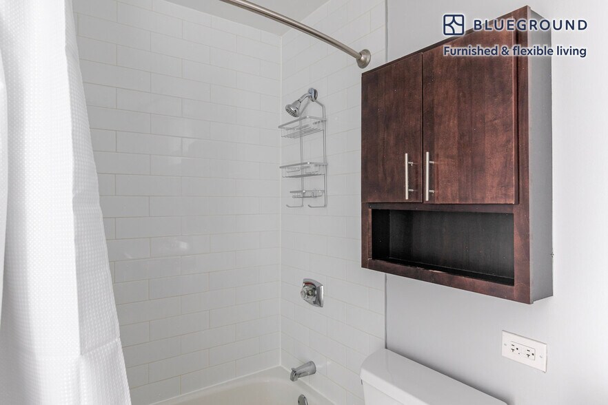 Building Photo - 8 W Chestnut St