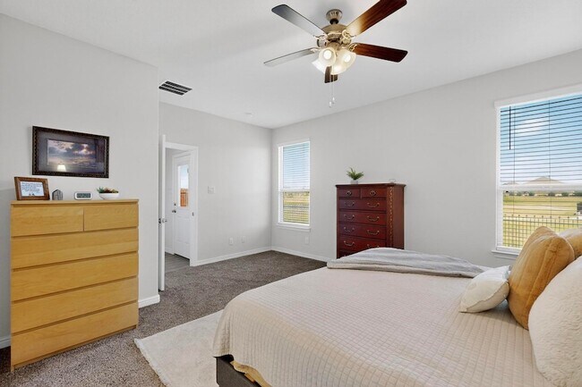 Building Photo - 1213 Pacifica Trail