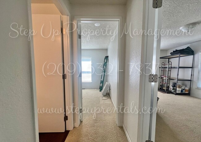 Building Photo - Charming 3 Bedroom Willow Springs Retreat ...