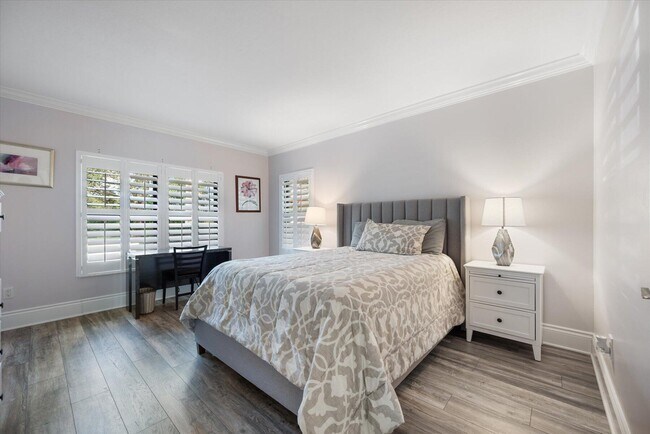 Building Photo - 13400 Polo Rd W