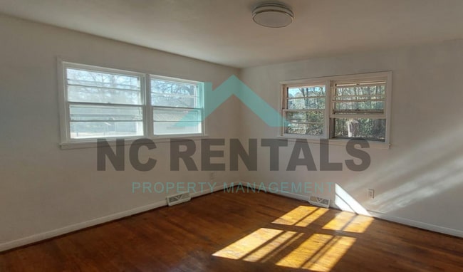 Building Photo - 1332 Proctor St