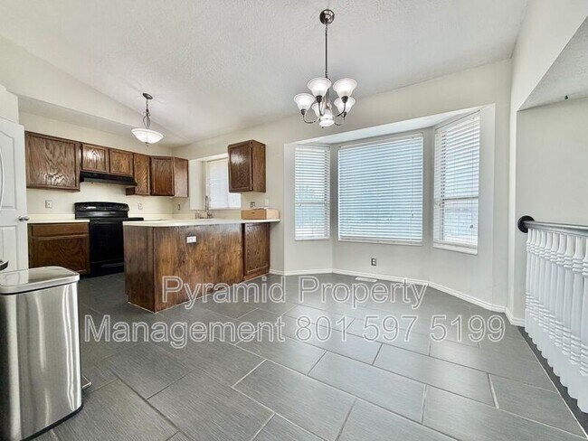 Building Photo - 979 Blue Heron Cir