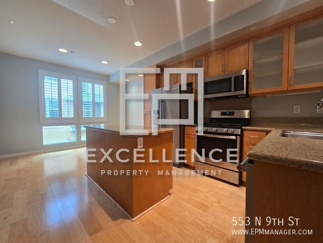 Building Photo - 553 N 9th St