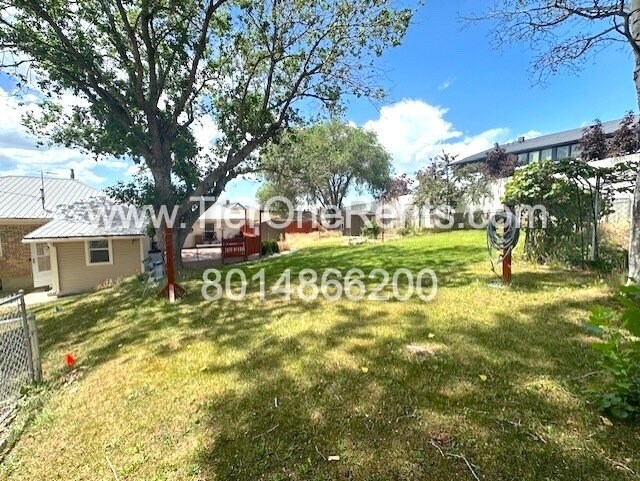 Building Photo - This property offers a NO DEPOSIT option available for qualified renters!