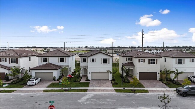 Building Photo - 2498 SE 25th Ct