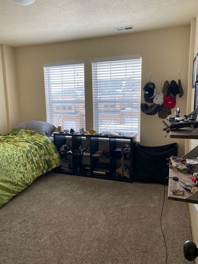 Building Photo - Beautiful 3 bedroom townhome in Draper!