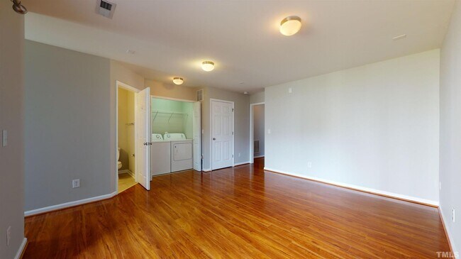 Building Photo - 113 Darley Dale Loop - Bev Roberts Rentals...