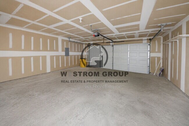 Building Photo - 316 Crowe Dr