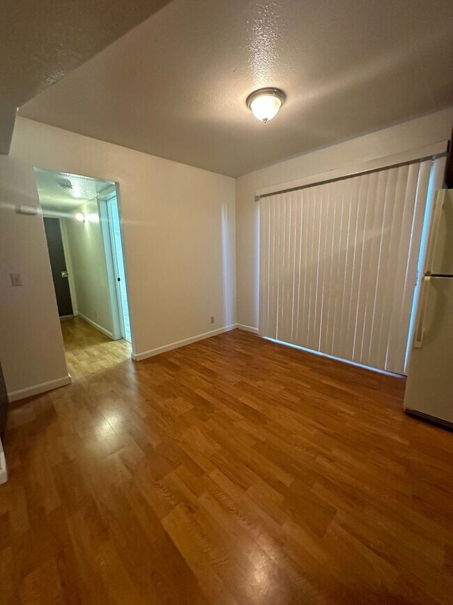Interior Photo - 1207wsac