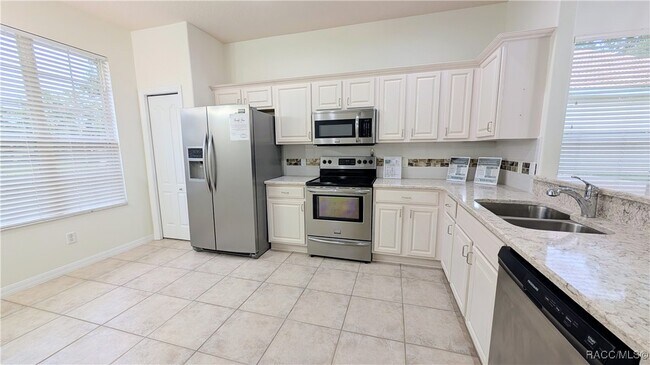 Building Photo - 856 W Silver Meadow Loop