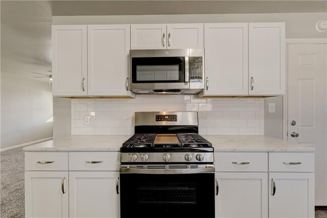 Building Photo - 3035 SE 20th St