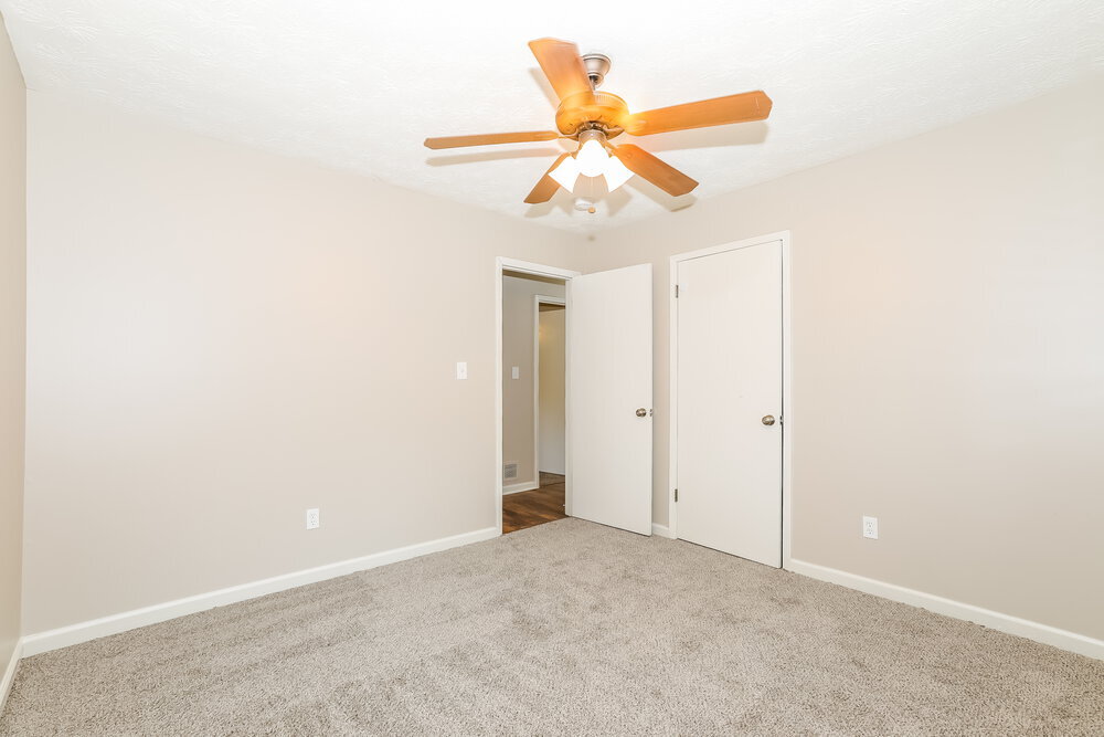Building Photo - 3872 Cloudland Dr