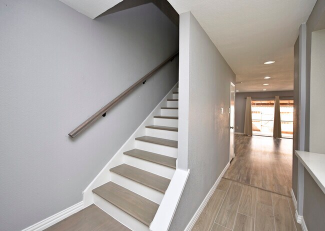 Building Photo - 14573 Misty Meadow Ln