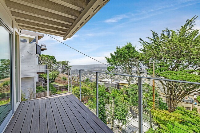 Building Photo - 862 Pacheco St