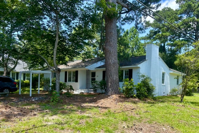 Building Photo - 209 Barnes St