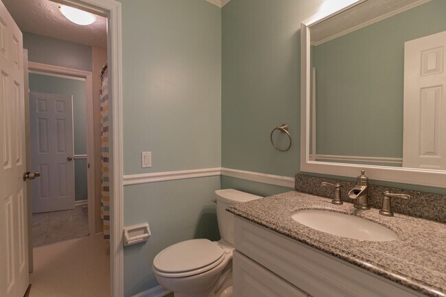 Building Photo - 221 Timberway Dr